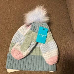 NWT!! Kids hat and mitten set
